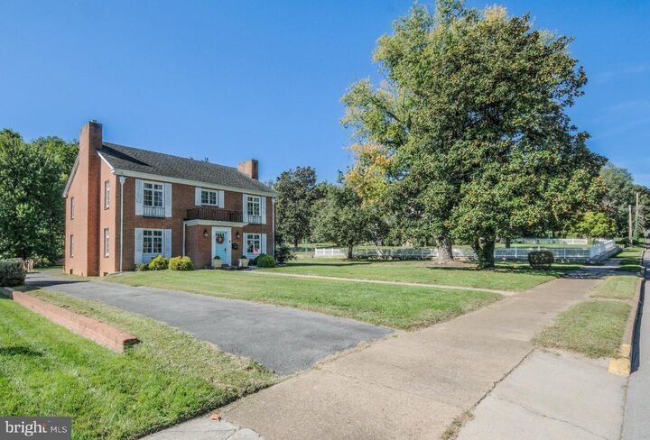 Property Photo:  1407 W King Street  WV 25401 