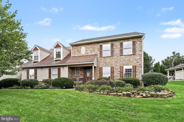 Property Photo:  378 Squire Lane  PA 17543 