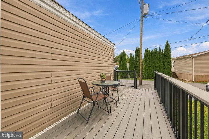Property Photo:  3 Pleasant Hill Avenue  PA 17501 