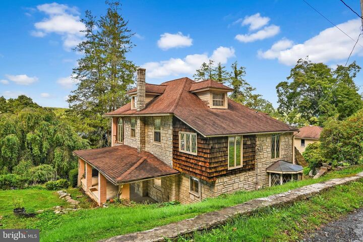 Property Photo:  21 Lake Aldred Terrace  PA 17565 