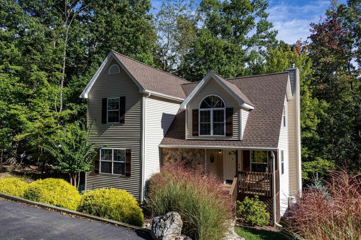 Property Photo:  222 Grouse Dr  VA 22840 