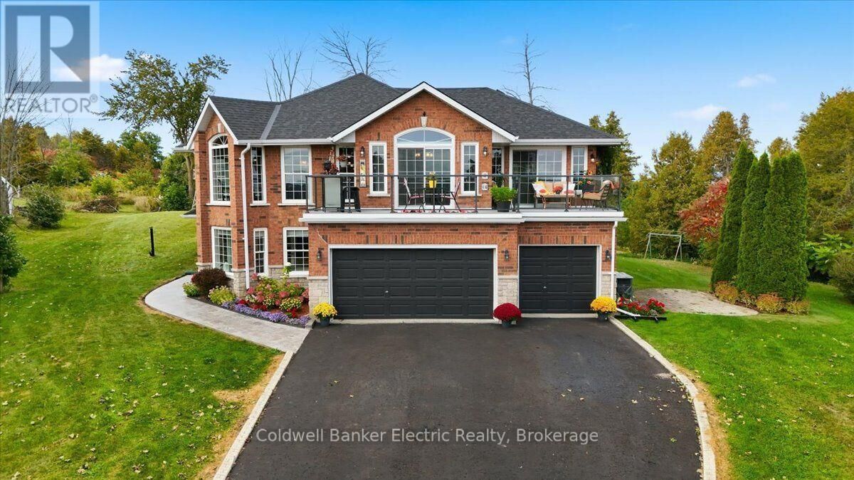 Property Photo: 102 Hampton Crescent ON K0K 2X0