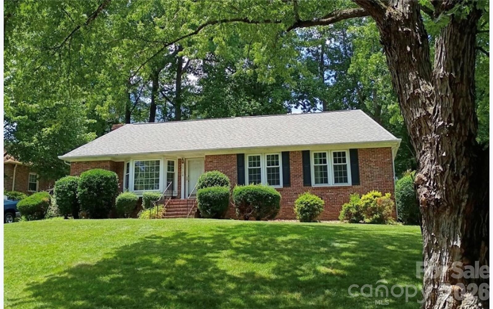 Property Photo: 5724 Telfair Road NC 28210