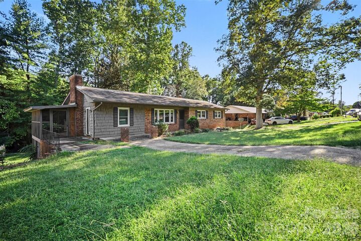 Property Photo:  623 Westside Drive  NC 28658 