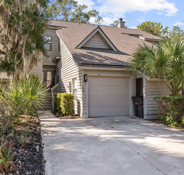 Property Photo:  1043 Marsh Court Lane  SC 29464 