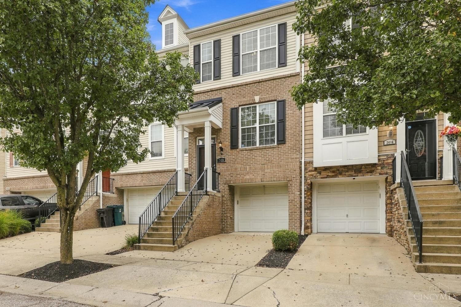 Property Photo: 2418 Bluffcrest Lane OH 45238