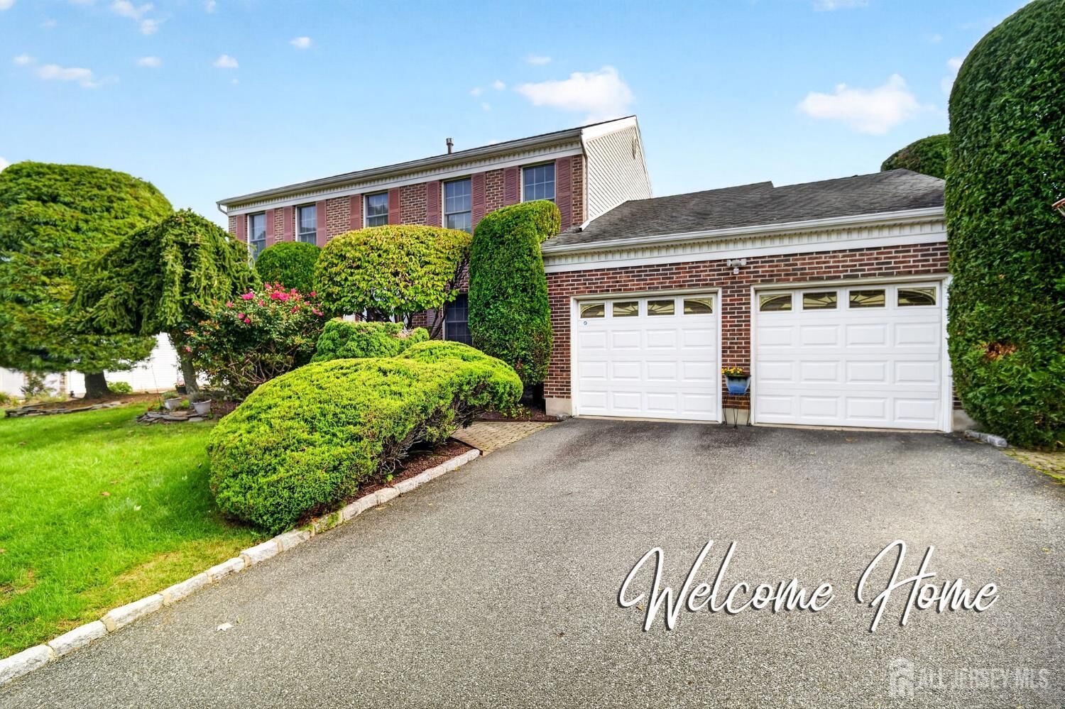 Property Photo:  13 Drexel Hill Drive  NJ 08824 