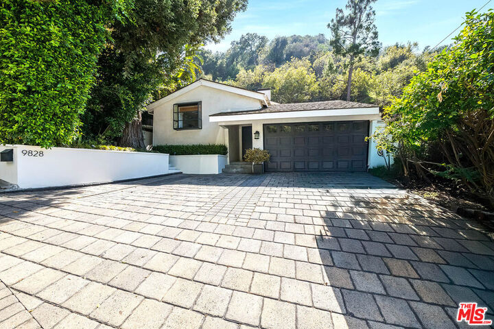 Property Photo:  9828 Easton Dr  CA 90210 