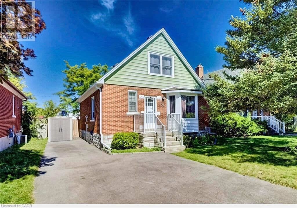 Photo de la propriété:  208 Arnold Street  ON N2H 6E7 