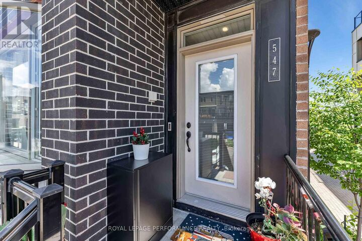Property Photo:  547 Ozawa Private  ON K1K 4Z8 