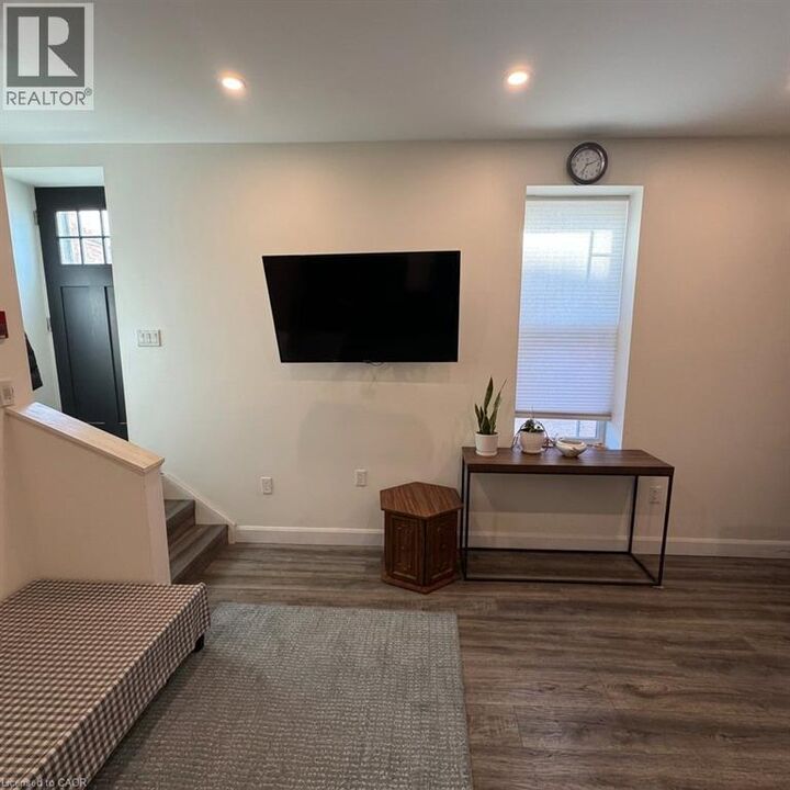 Property Photo:  195 South Waterloo Street 14  ON N5A 4B6 