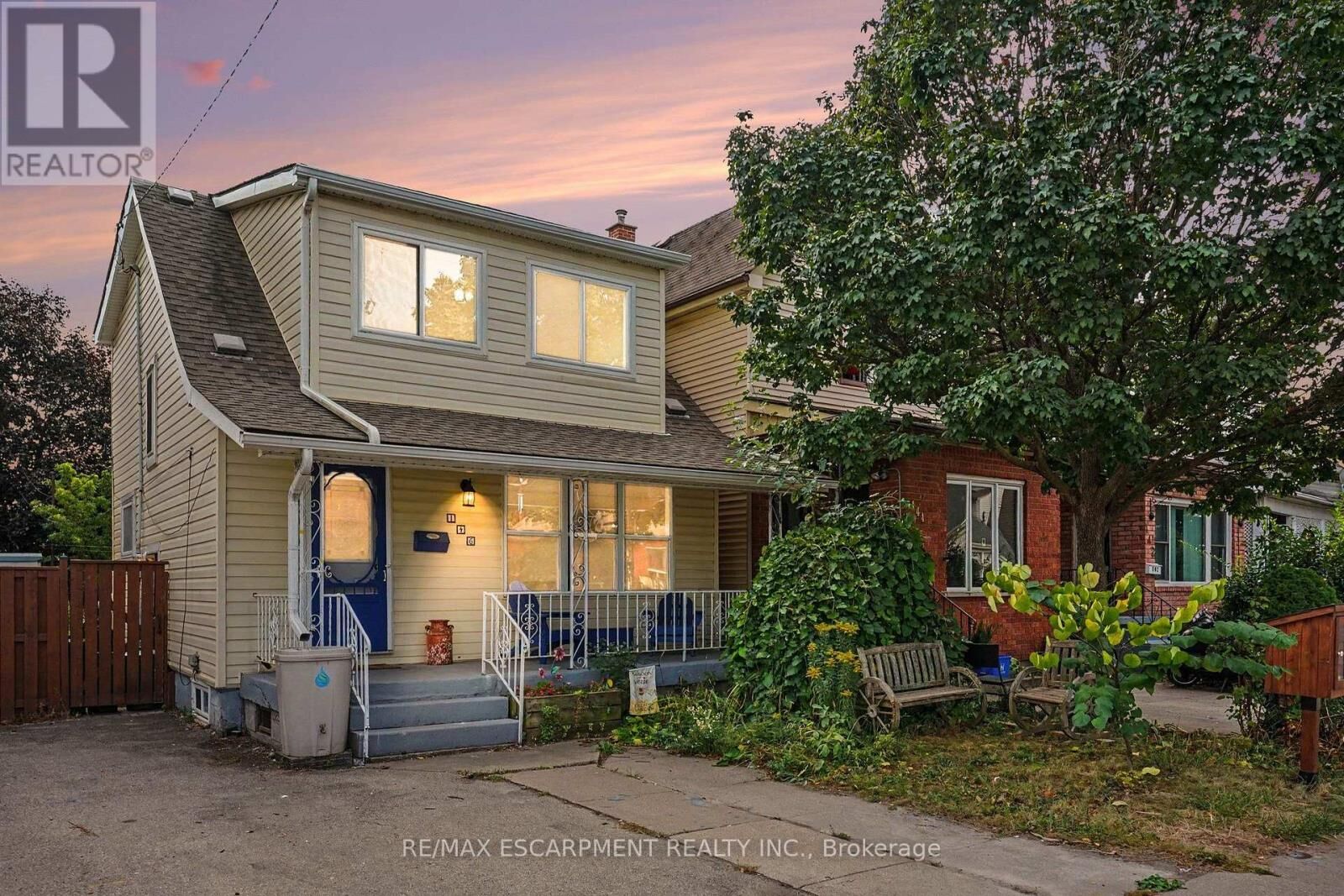 Property Photo:  146 Belmont Avenue  ON L8L 7M3 
