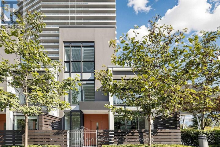Property Photo: 113 McMahon Drive Th15 ON M2K 0E3