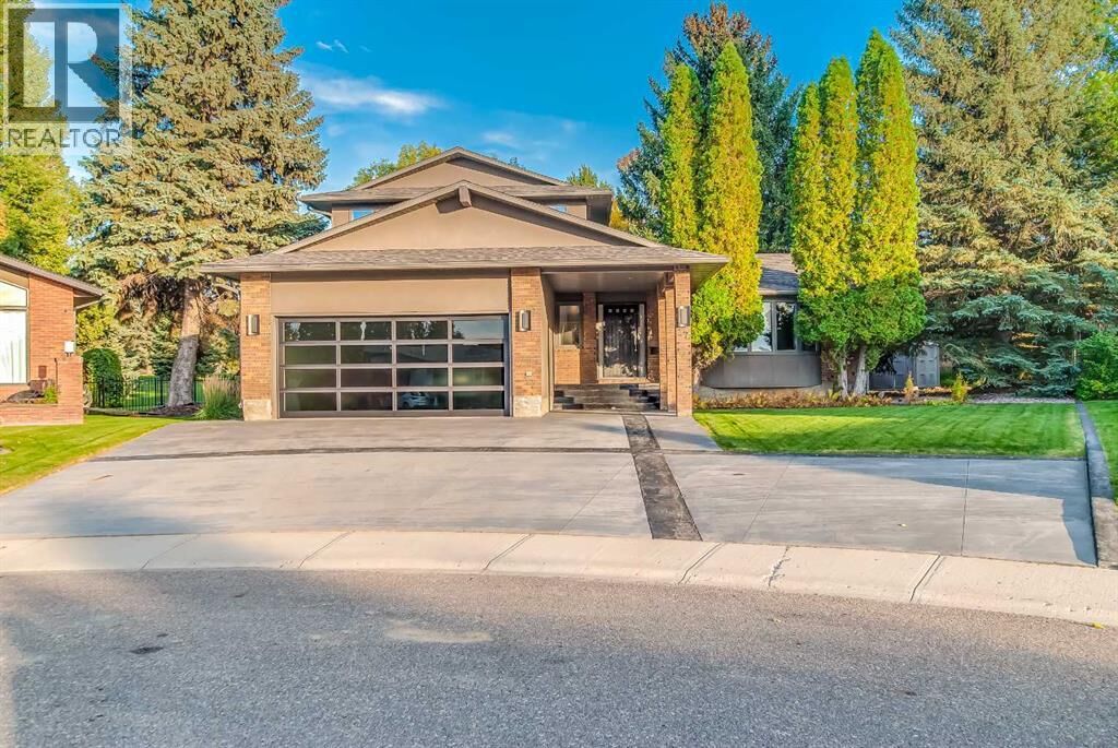 Property Photo: 17 Lupine Court Southeast AB T1B 2K2
