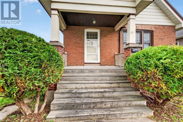 Property Photo: 27 Drayton Avenue ON K7K 4X5