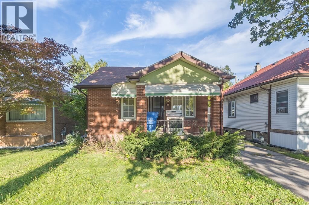 Property Photo:  792 Partington Avenue  ON N9B 2N8 