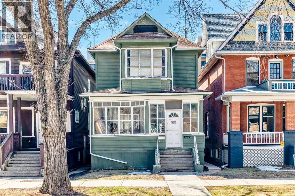 Property Photo: 1227 13 Avenue Southwest AB T3C 0T2