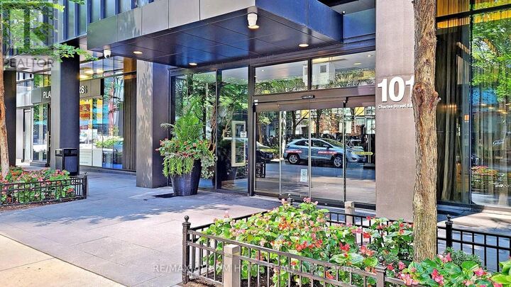Property Photo:  101 Charles Street East 4510  ON M4Y 1V2 