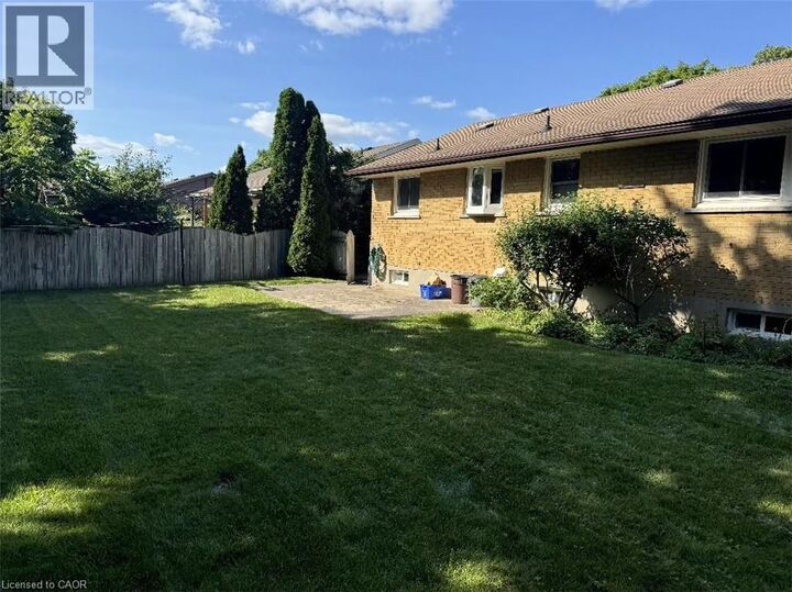 Property Photo:  23 Elkington Drive Upper Unit  ON N2B 1S1 