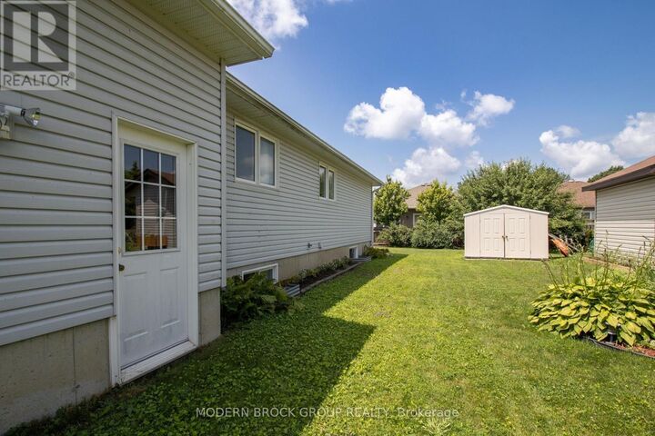 Property Photo:  36 Hillcrest Drive  ON K6V 3J4 