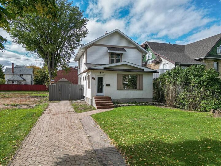 Property Photo:  416 12th Street  MB R7A 4M4 