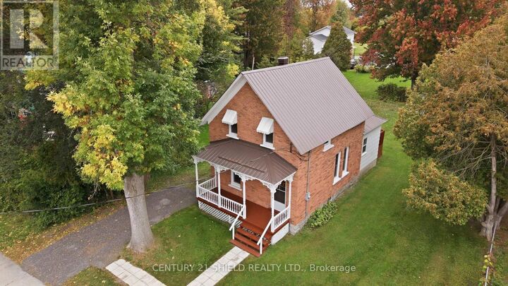 Property Photo: 13 Oak Street ON K0C 1N0