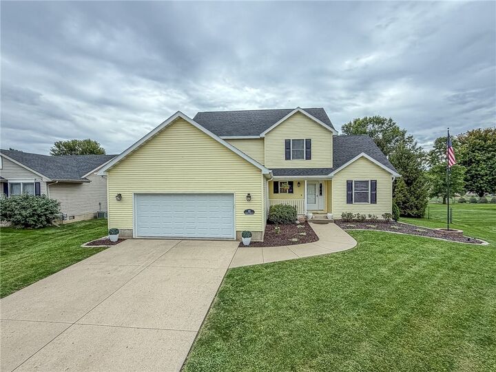 Property Photo:  13 View Circle  IL 62554 