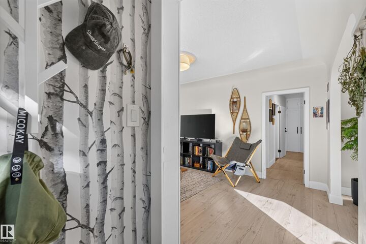 Property Photo:  9309 95 Street NW  AB T6C 3X1 