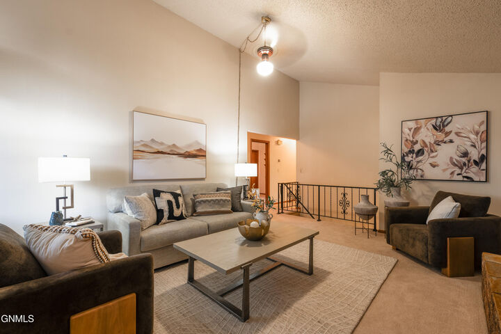 Property Photo:  1615 Omaha Drive  ND 58504 
