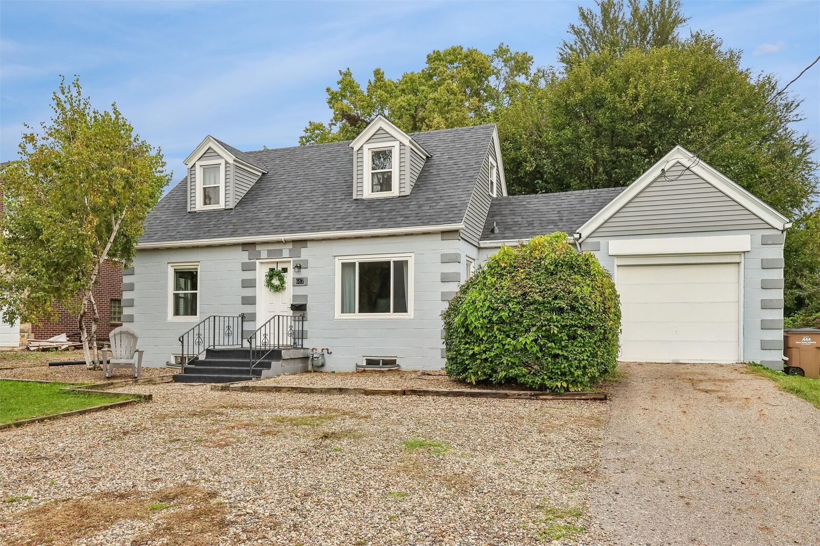 Property Photo:  617 Grand Avenue  IA 50265 