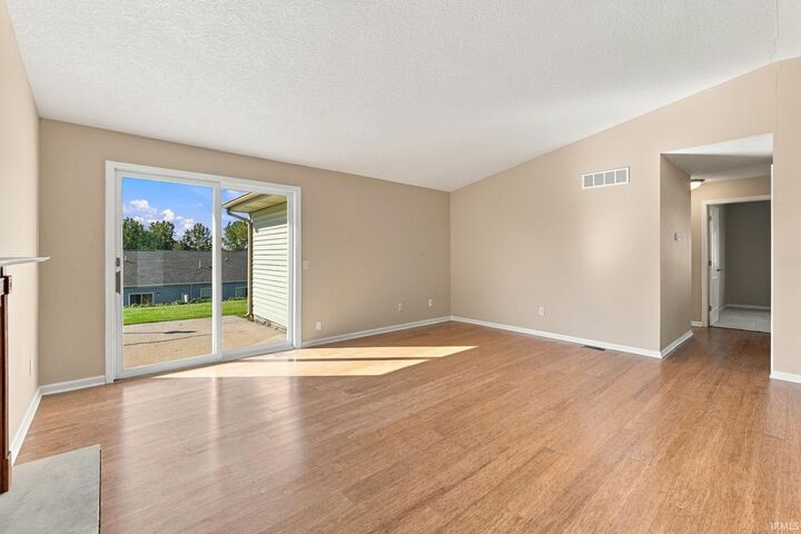 Property Photo: 1910 E Dowling Street IN 46755-9436
