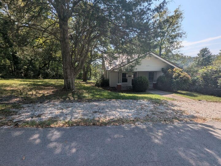 Property Photo:  407 W 15th Street  KY 40701 