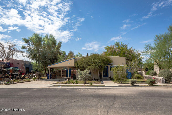 Property Photo:  700 El Prado Avenue  NM 88005 