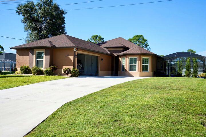Property Photo: 5168 Greenhouse Avenue FL 34288
