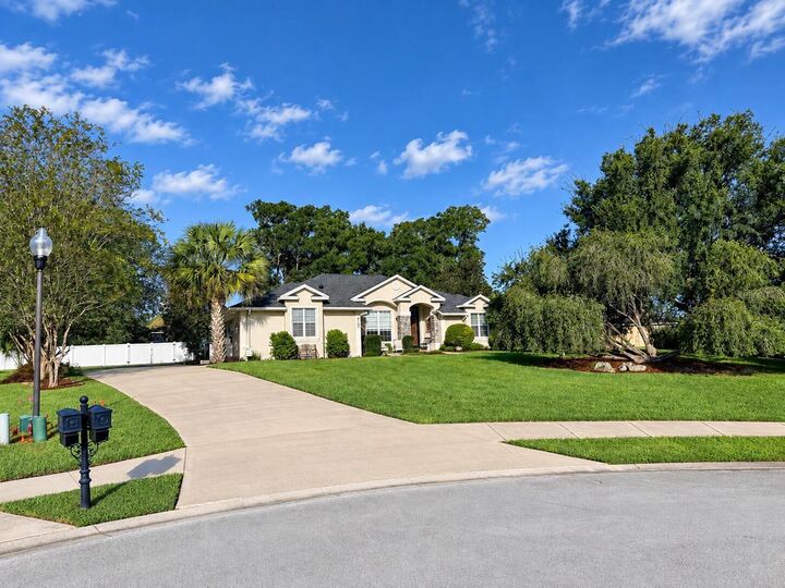 Property Photo: 4100 SE 53rd Court FL 34480