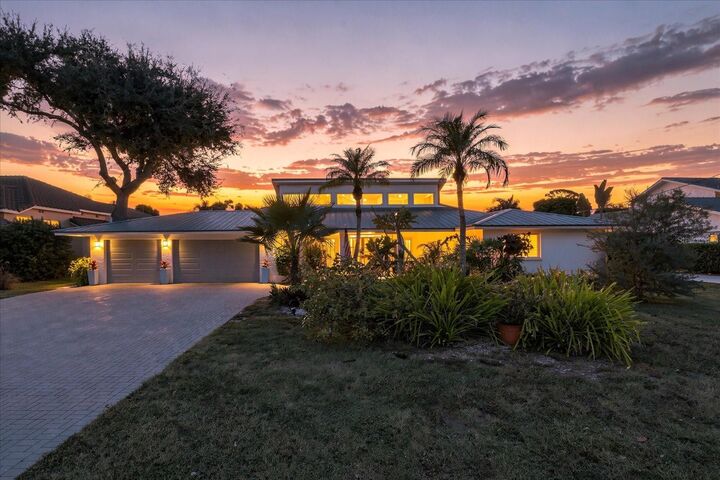Property Photo:  1741 Stanford Lane  FL 34231 