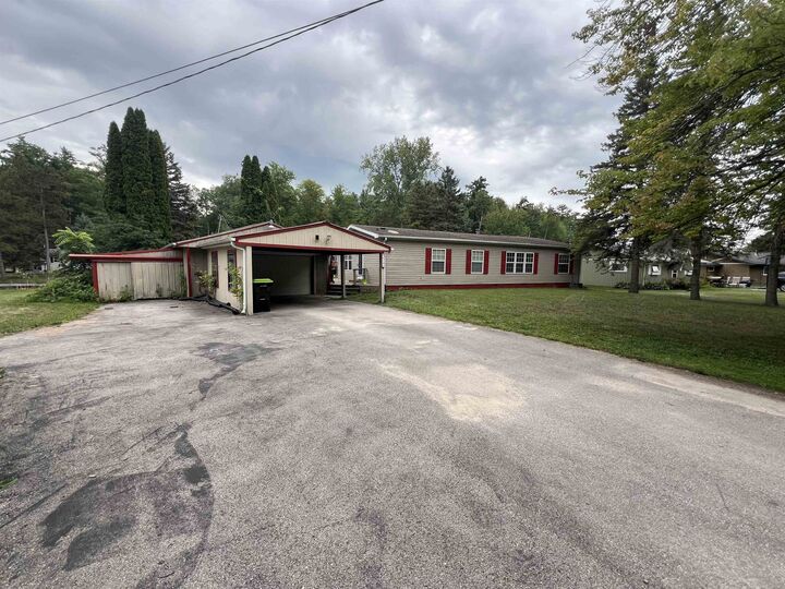 Property Photo: 5141 S Pine Street MI 48612