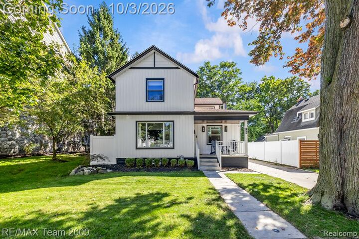 Property Photo:  189 Hamilton Street  MI 48170 1647 