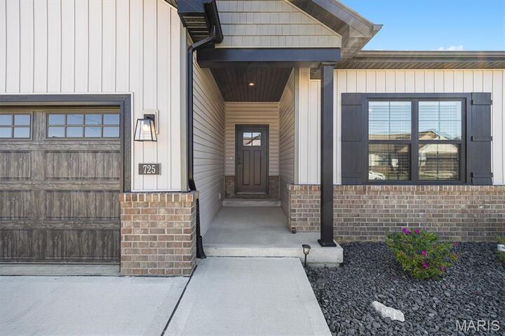 Property Photo: 725 Conner Circle IL 62208