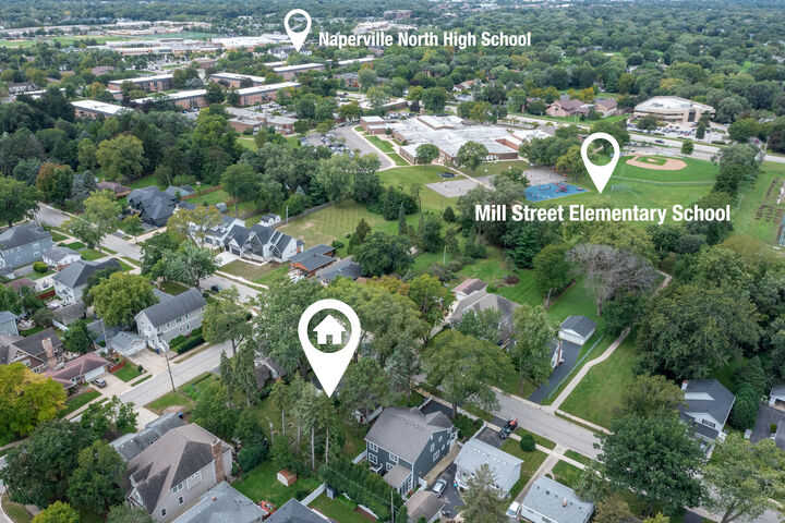 Property Photo: 1314 N Eagle Street IL 60563