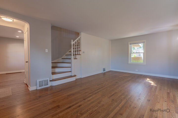 Property Photo:  1335 Briar Court  IL 60018 
