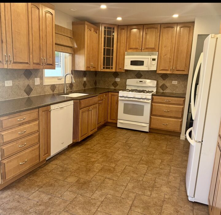 Property Photo: 3008 W 110th Place IL 60655