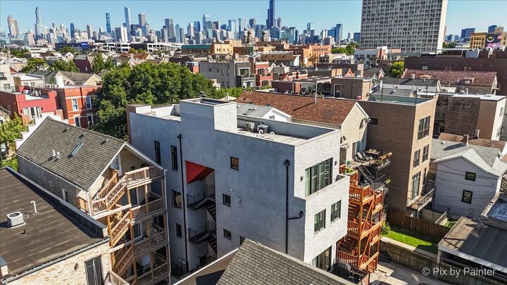 Property Photo:  1308 N Bosworth Avenue 2  IL 60622 