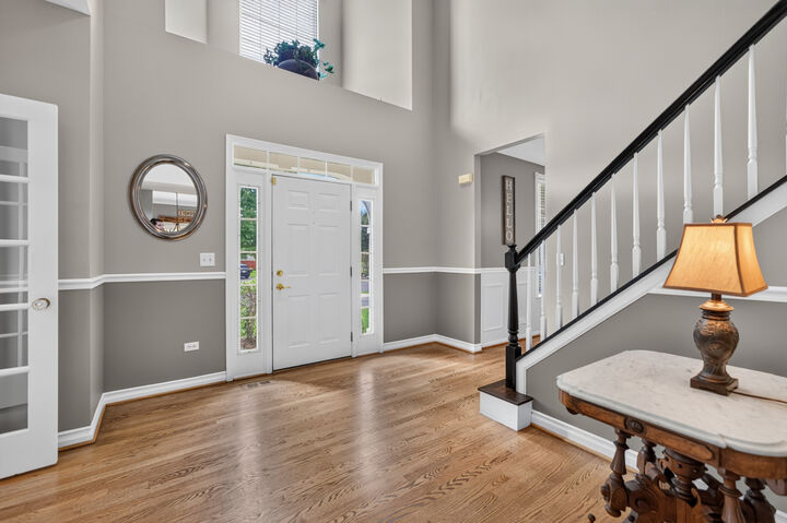 Property Photo:  1068 Fox Path  IL 60118 
