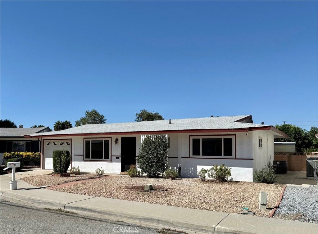 Property Photo:  811 Majela  CA 92543 