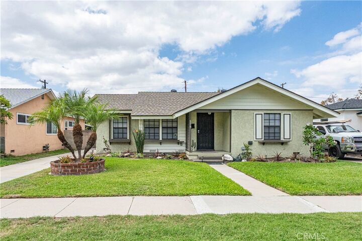 Property Photo:  6019 Pepperwood  CA 90712 