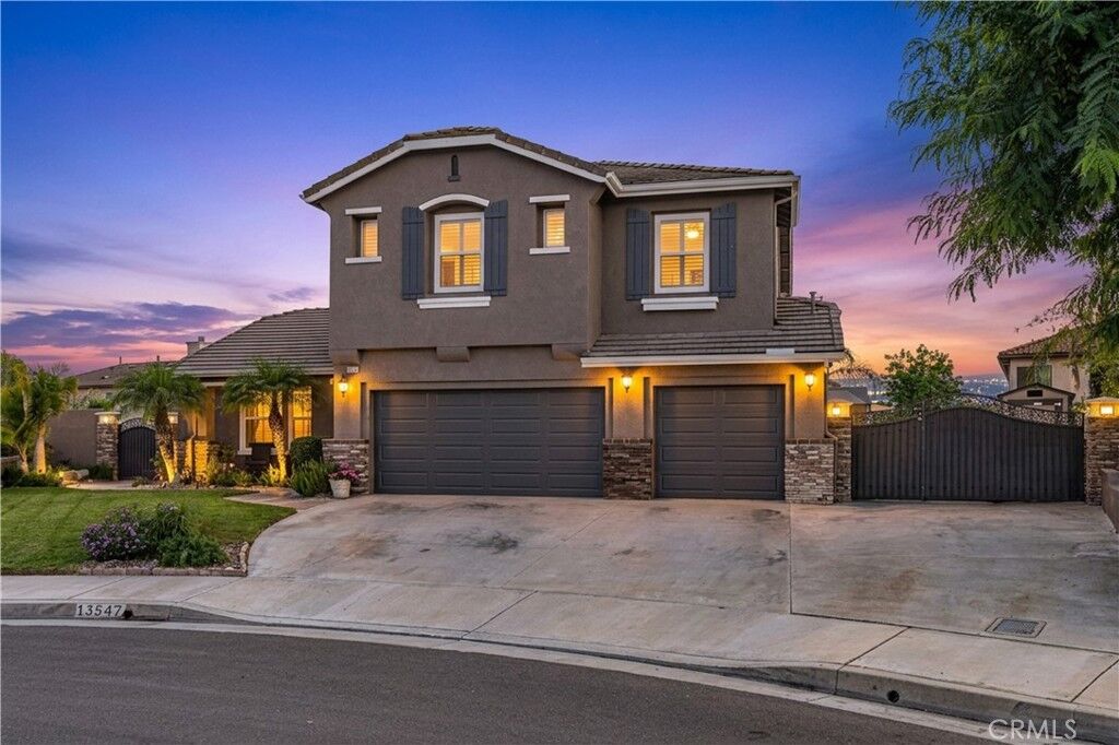 Property Photo:  13547 Canyon Crest  CA 92880 