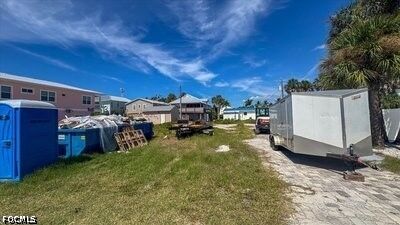 Property Photo: 141 Jefferson Street FL 33931
