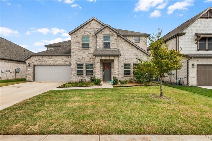 Property Photo: 305 Laurel Drive TX 76247