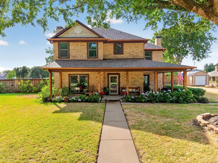 Property Photo:  2104 Lajolla Drive  TX 75142 